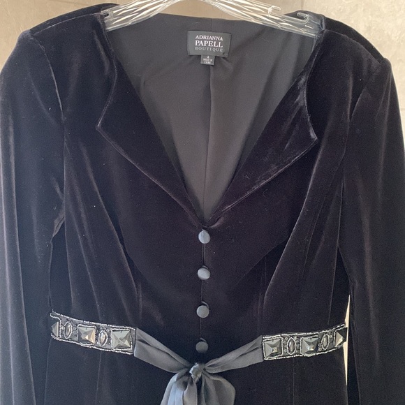 Adrienne Papell Boutique Black Velvet Jacket w/ embellishments. 100% silk lining - Picture 2 of 10